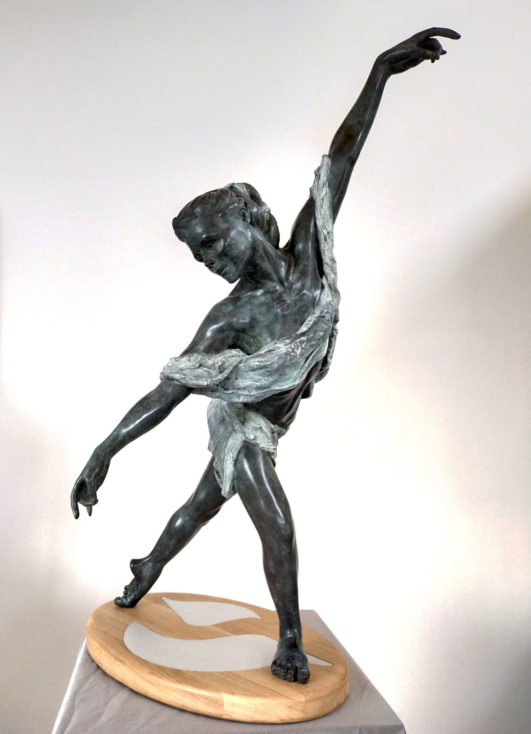 Grégory Poussier 3 8 Gregory Poussier bronze Tisseuse d echelles de jacob
